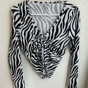 Zebra front scrunched shirt.